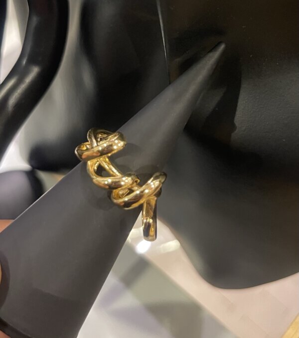 Chunky ring