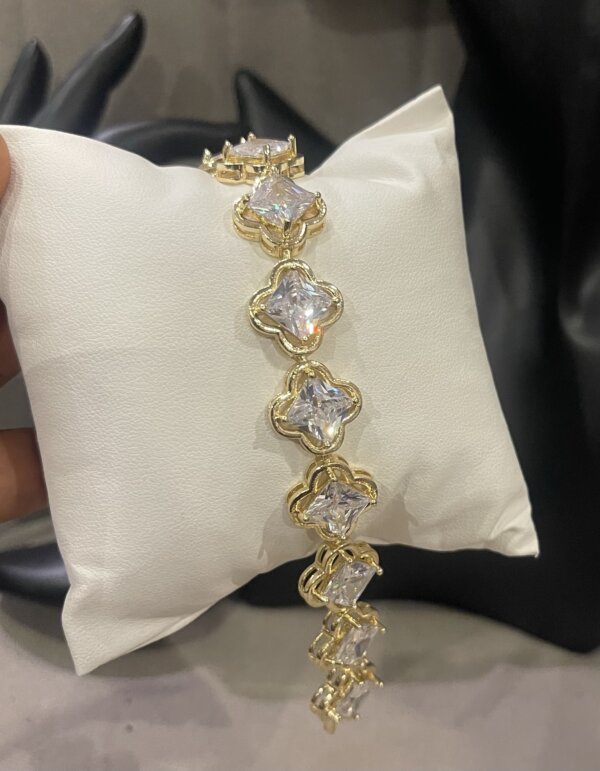 All stoned bracelet for ladies